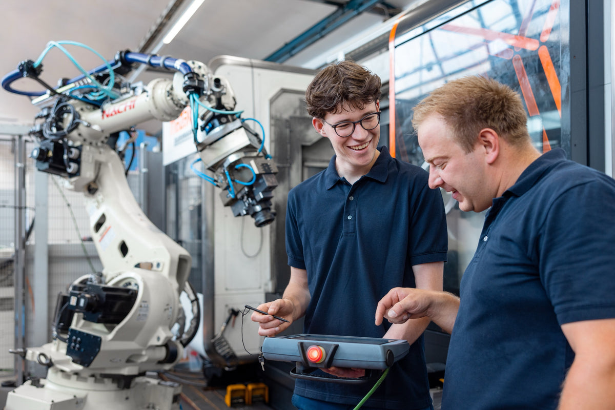 Ausbildung bei KNOTT – Azubis bei der Arbeit